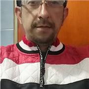 El profesor de Arte contemporáneo ofrece clases a grupos de alumnos de colegios tanto privados como instituciones gubernamentales